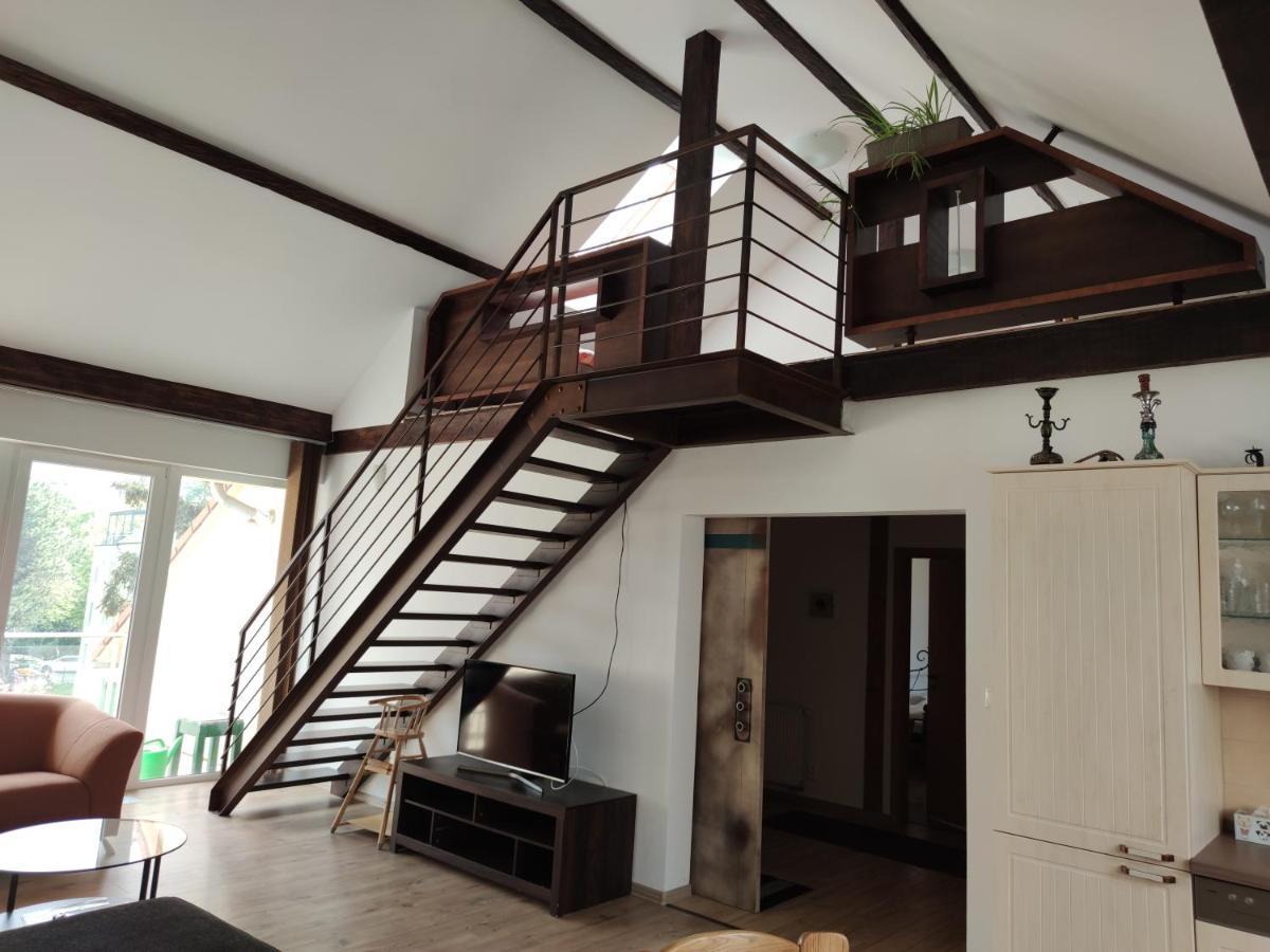 Attic Parkview Apartment П'єштяни Екстер'єр фото